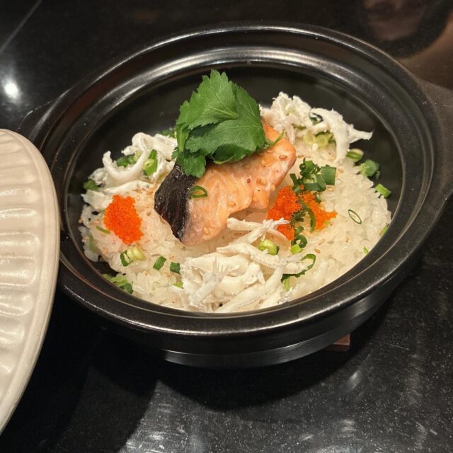 🐟焼鮭と釜揚げしらうおの混ぜご飯
お出汁をかけてお茶漬け風にも！
・
・
・
・
・
#新宿グルメ #歌舞伎グルメ #ダイニングバー #カフェ #お茶漬け